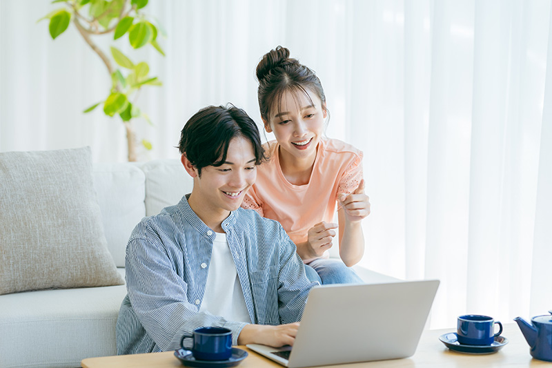 【必見】結婚式の引出物で喜んでもらえる!引出物の贈り分けと相場、もらって困った引出物など